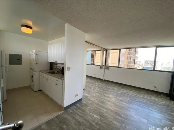 1040 Kinau St APT 705, Honolulu, HI 96814