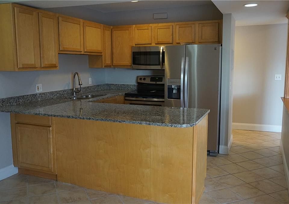 1st image of 125 Van Zandt Ave APT 310