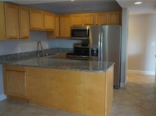 125 Van Zandt Ave APT 310, Newport, RI 02840