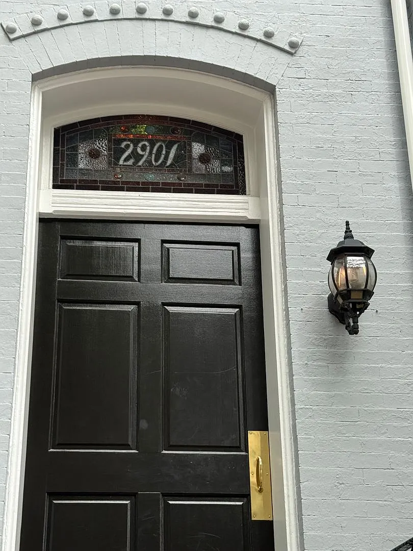 Beautiful and spacious 2 BR 2FB Penthouse unit in the Georgetown neighborhood — Photo 2