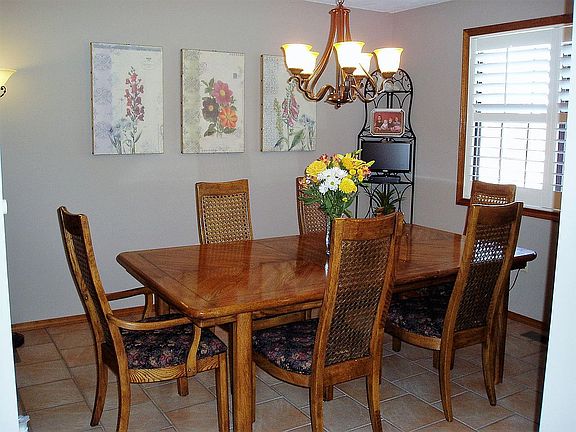 5th image of 2107 Valley Dr