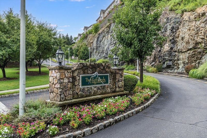 1st image of 157 Mountainside Dr #157