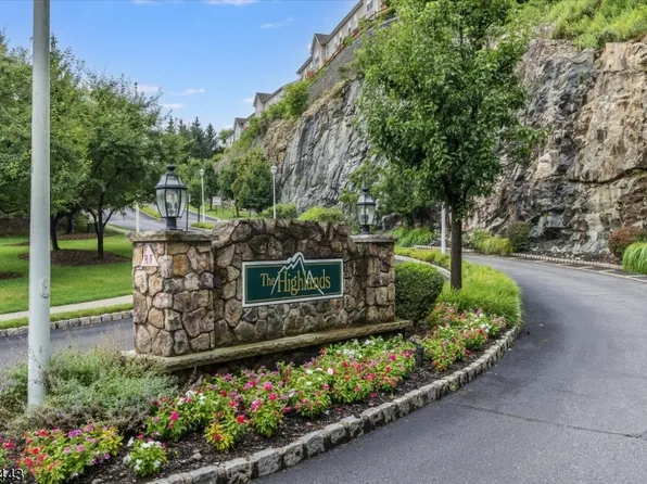 157 Mountainside Dr #157, Pompton Lakes Boro, NJ 07442