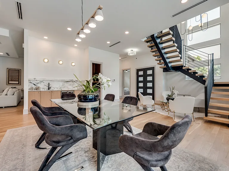 4528 W Amherst Ave — Photo 10