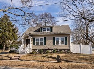 33 Herrick Rd, North Andover, MA 01845