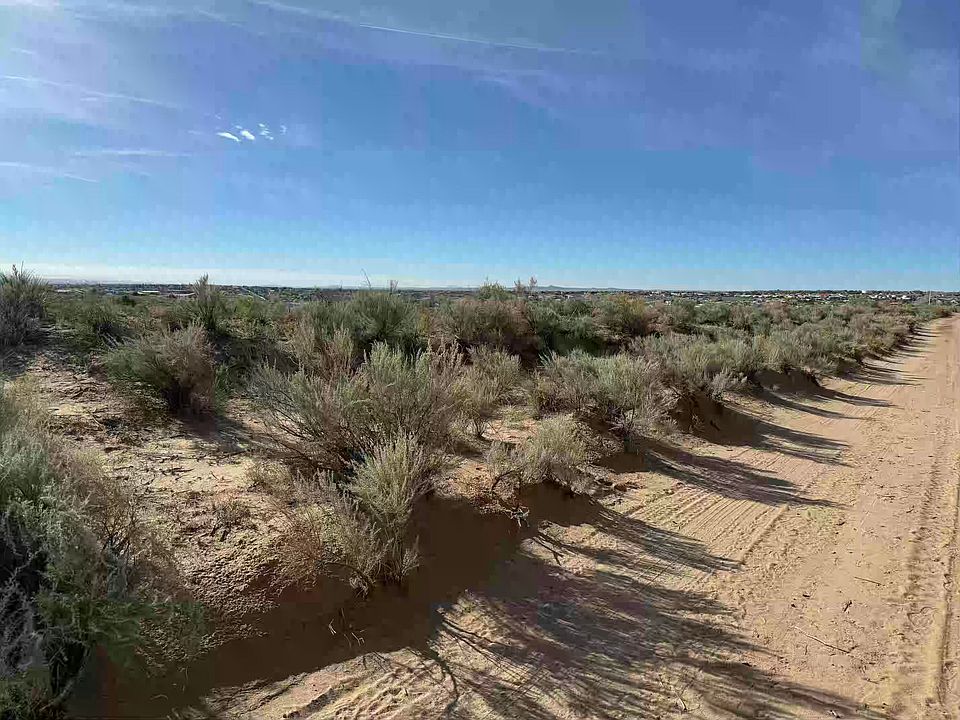 2nd image of 1242 Inca Rd NE