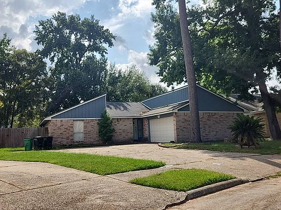 3rd image of 19026 Kemble Rd