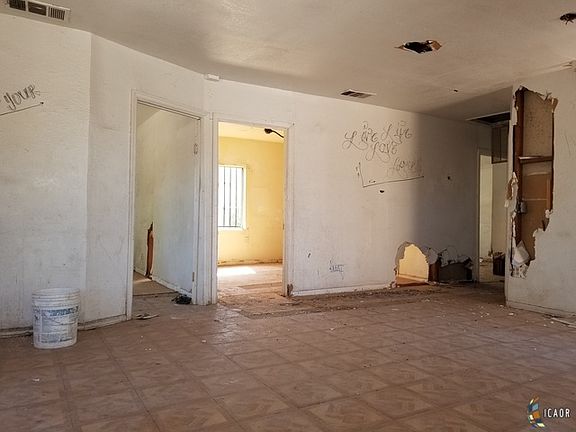 4th image of 125 W Orange Ave