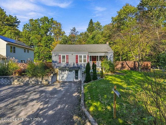 2nd image of 105 Periwinkle Ln