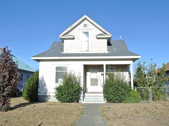 3rd image of 408 Alder St S