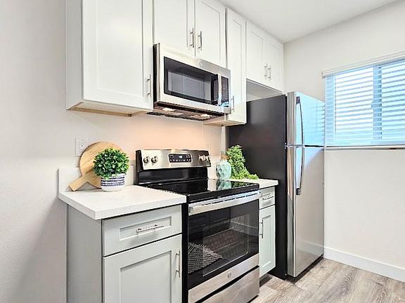 4th image of 4602 Kansas St Unit 202
