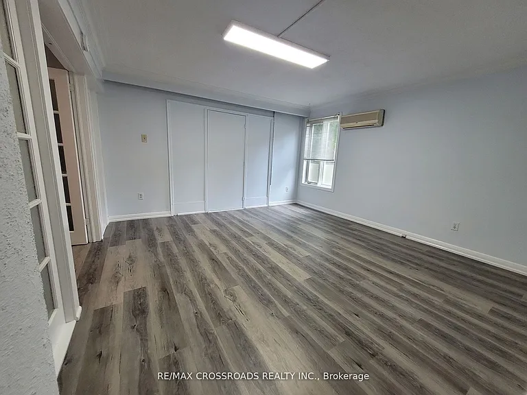 124 Major Mackenzie Dr E #MAIN — Photo 7