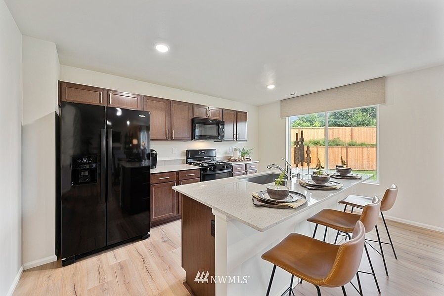 1st image of 2416 Cantergrove Dr SE