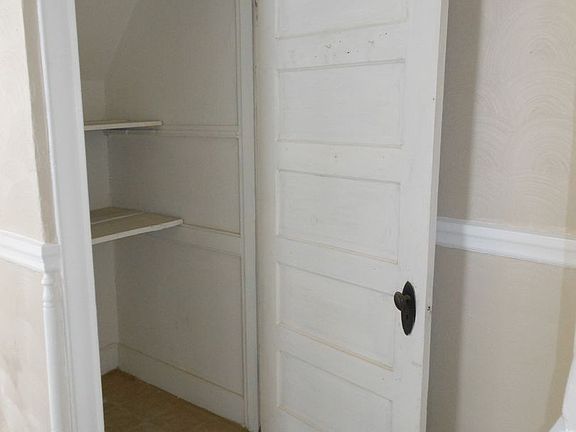 3rd image of 3523-25 Louisiana Ave #B