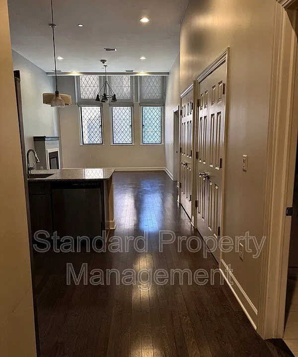 128 Pearl St #2