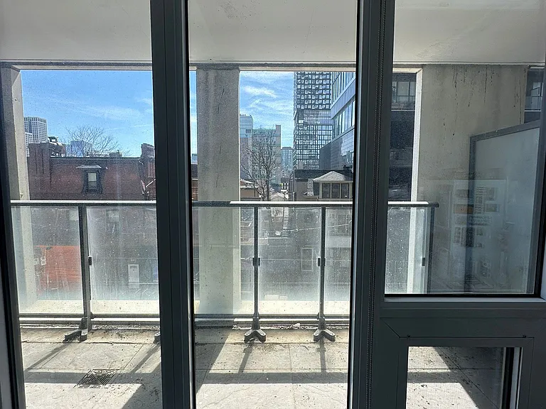 251 Jarvis St #208 — Photo 4