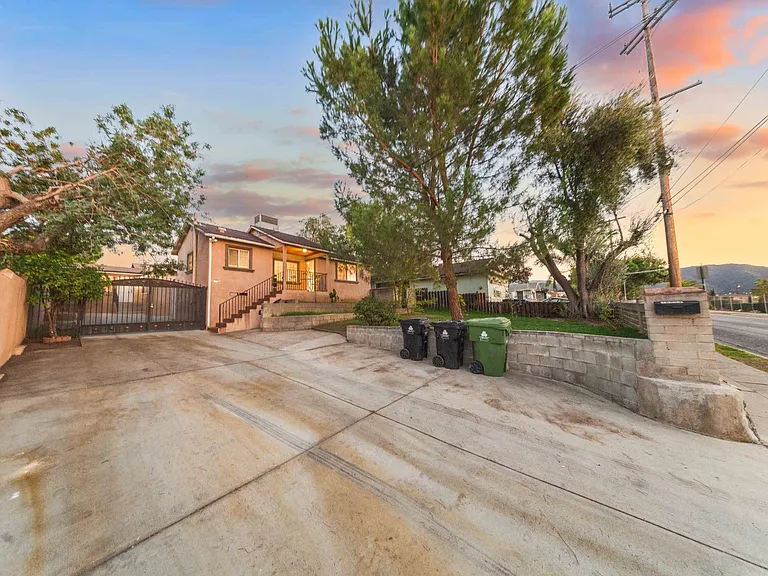 10554 Plainview Ave — Photo 56
