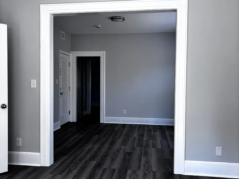 731 Elm St #2R — Photo 6