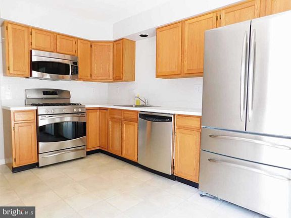 4th image of 212 Kentshire Ct #172