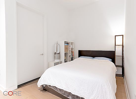 5th image of 77 Charlton St #N4e