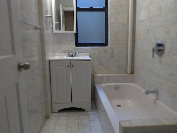 3rd image of 867 W 181st St APT 1E