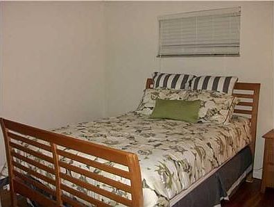 5th image of 2660 Queensway Dr