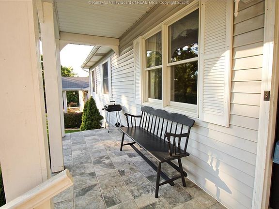 2nd image of 1020 Garnas Ln