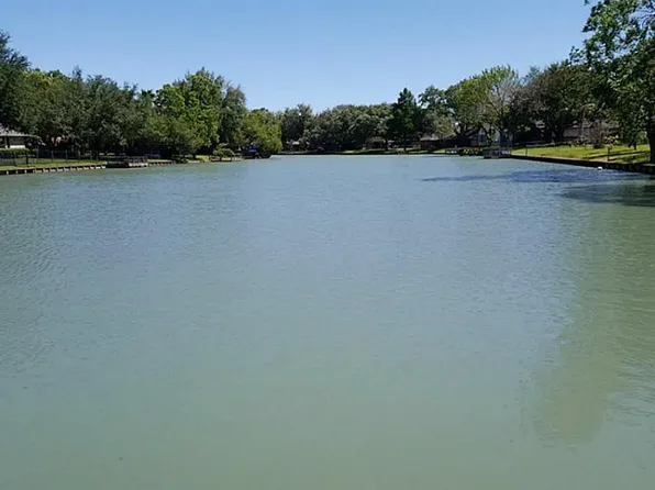 302 Piedmont St, Sugar Land, TX 77478