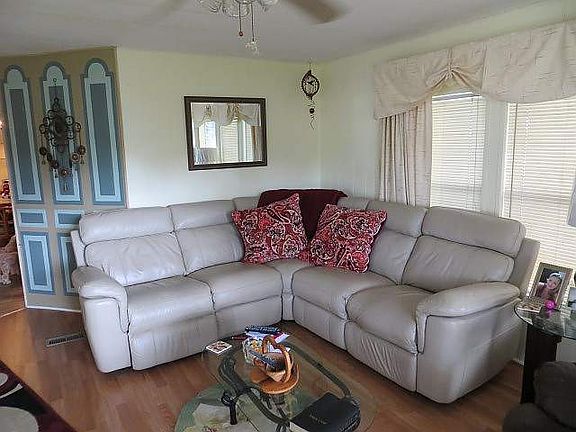 2nd image of 43 Royal Palm Cir