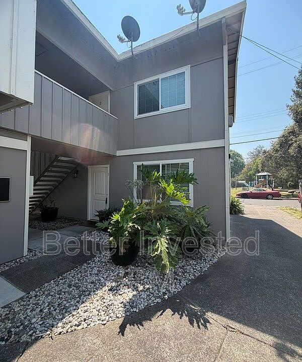 1st image of 92 Hendley St