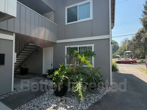 92 Hendley St, Santa Rosa, CA 95404