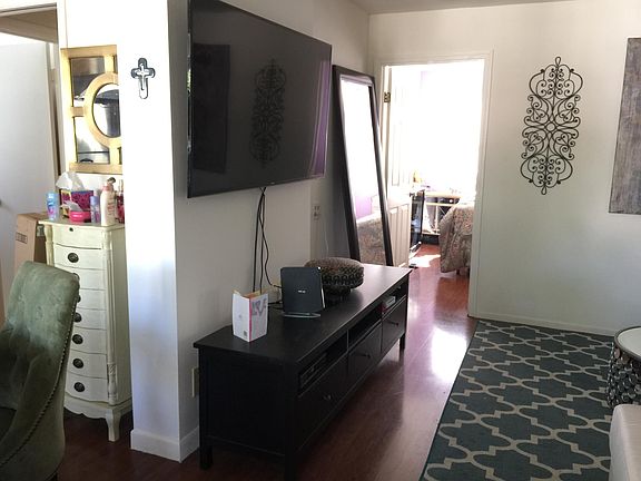 4th image of 28 Park Ave