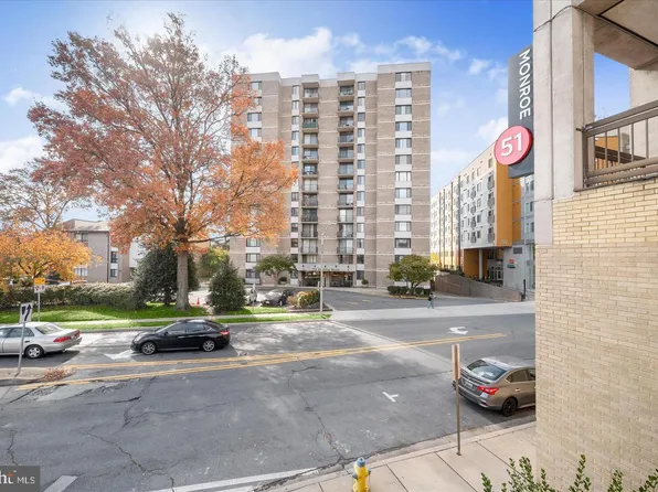 4 Monroe St APT 802, Rockville, MD 20850
