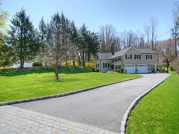 2nd image of 24 Turtlepond Ln