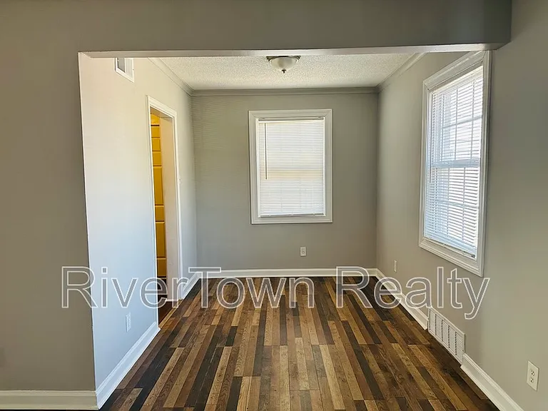 3235 Southern Ave — Photo 5