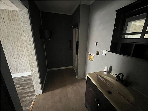 3rd image of 134 Green Trail Dr