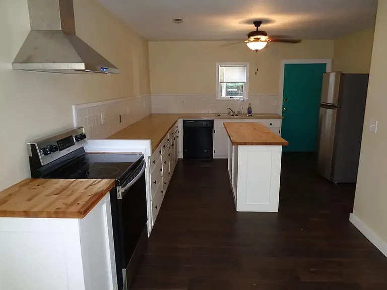 718 Walnut St — Photo 5
