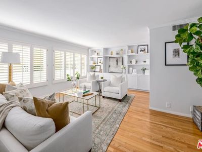 146 N Almont Dr APT 3, West Hollywood, CA, 90048