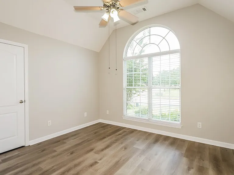 305 Dogwood Spring Dr — Photo 12