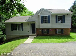 2590 Susanann Dr, Manchester, MD 21102
