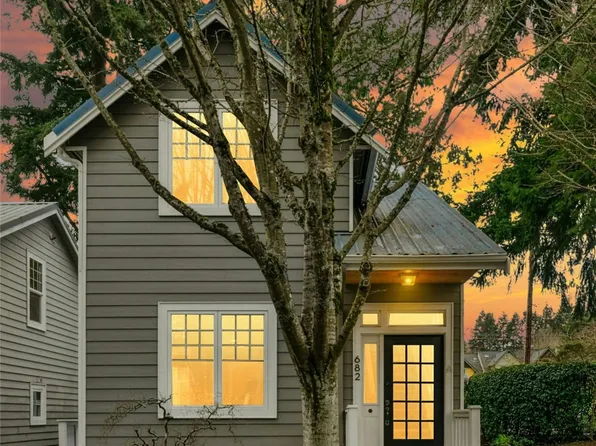 682 Madison Avenue N #17, Bainbridge Island, WA 98110