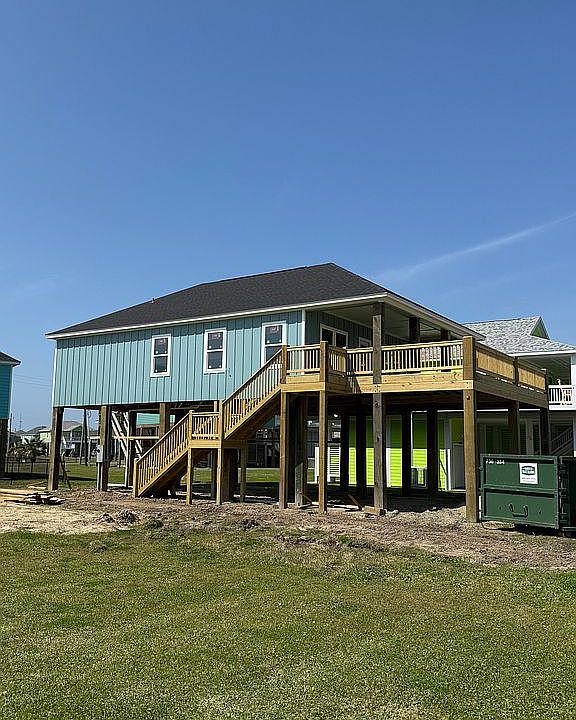 1st image of 696 Bahama Dr