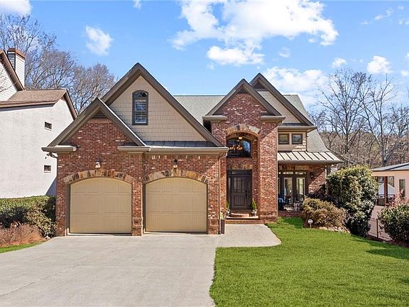 2nd image of 2977 Ringle Rd