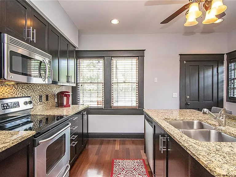 2117 Watrous Ave — Photo 18