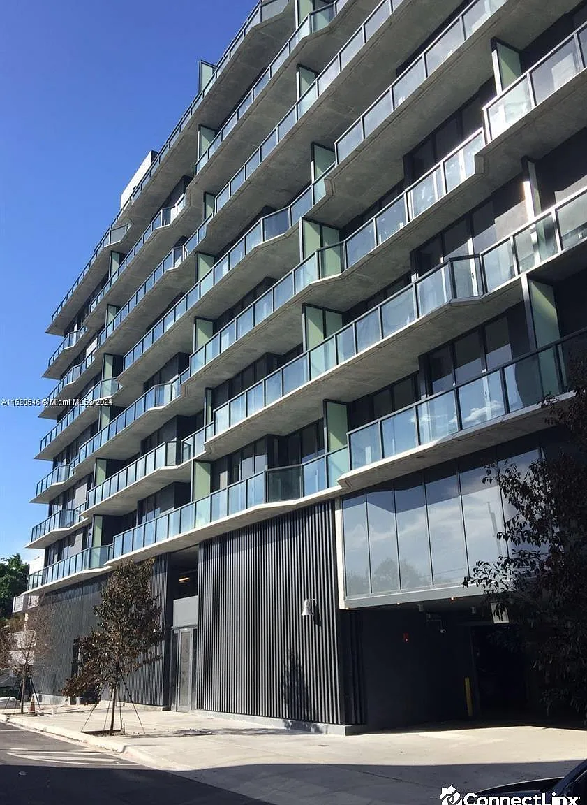 1 bed, 1.0 bath, $2,799 — Photo 1