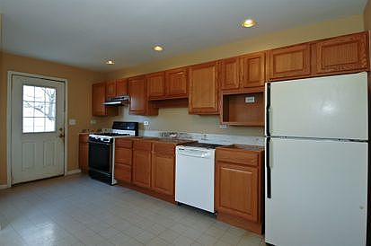 4th image of 717 Southwind Dr