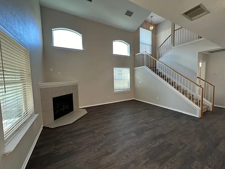 5157 Hartson — Photo 17