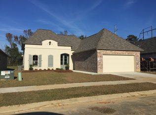 13027 Roundlake Dr, Baton Rouge, LA 70816