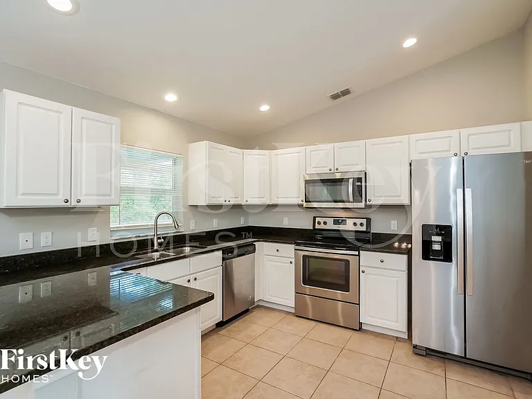12246 Gulfstream Blvd — Photo 6