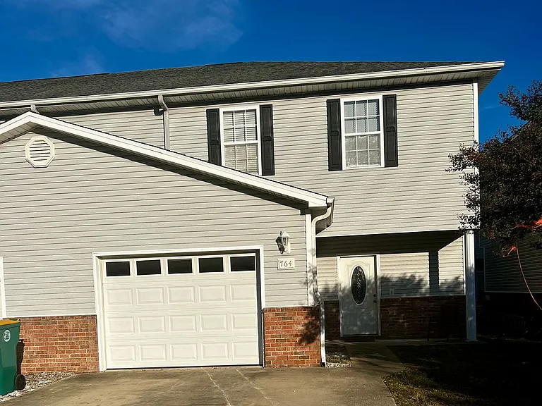 764 Shady St — Photo 23